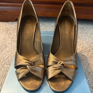 NW Nimble Bronze Leather Open-Toe Wedge Heels | Size 6 | Original Box